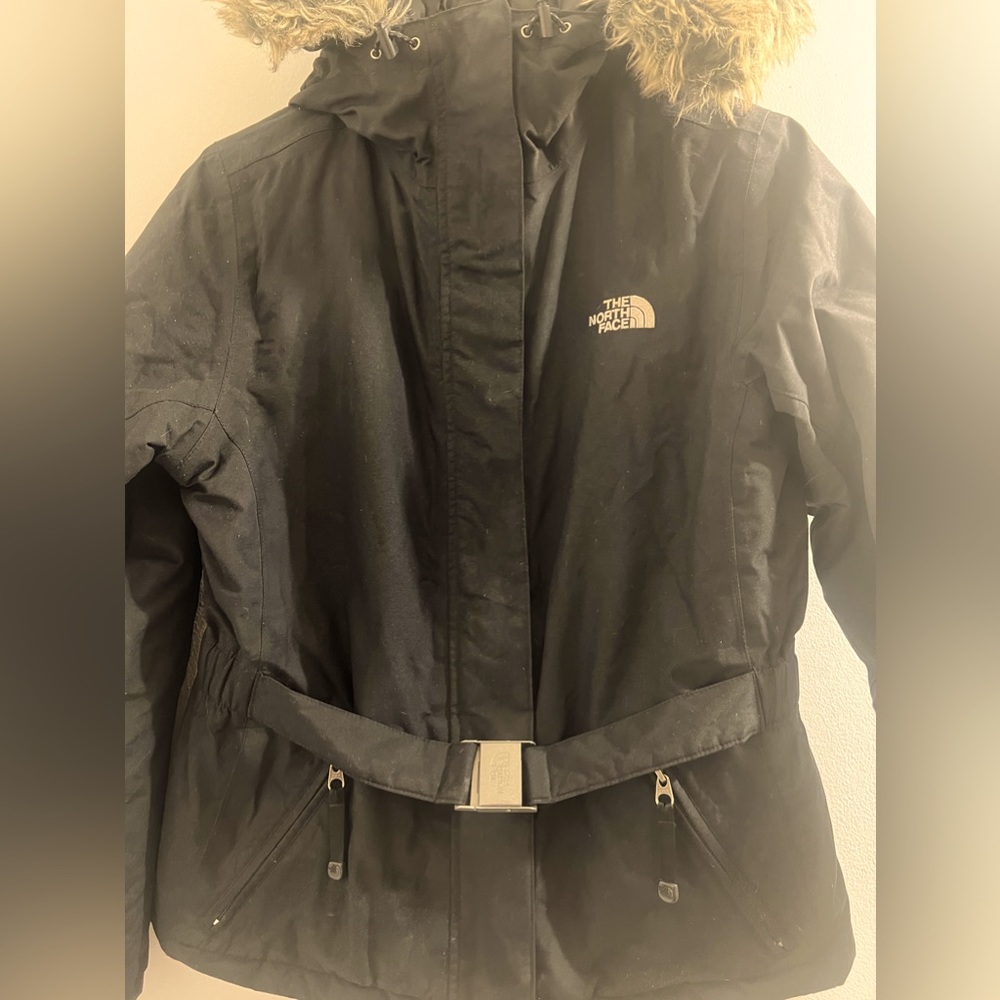 Used, Good condition North face hooded women's jacket Size small. Unisex.